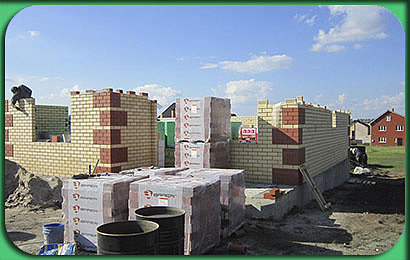 фото строительства двухэтажного кирпичного дома 160 м2